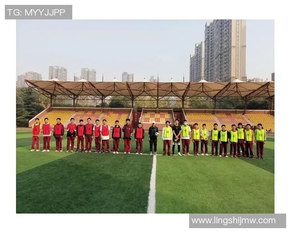 足球明星点亮青春岁月的激情与梦想之旅